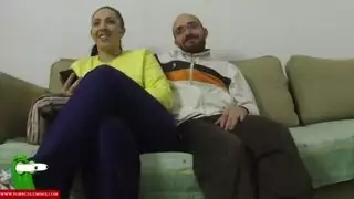 نيك ساخن على الأريكة لقاء سرّي للزوجة في الظهيرة