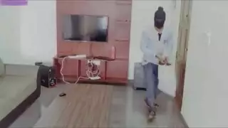 إباحية ميلف مكثفة: منحنية وتؤخذ في كل غرفة