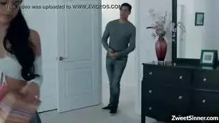 كورية تداعب كسها مساج