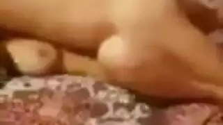 شاب عربي شهواني وعاهرة تأخذه بخشونة