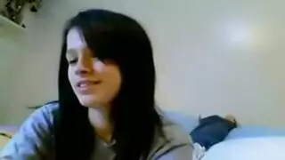 الفاتنة الشقراء داني دانيلز تحصل على جماعها اليومي بعد كشف ثدييها