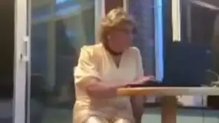 ناضجة خنثى في الخارج إباحية صريحة