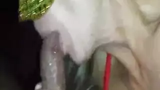 فتاة ذات كس مشعر تقوم بتدليك بالثدي قبل جنس إباحي مكثف