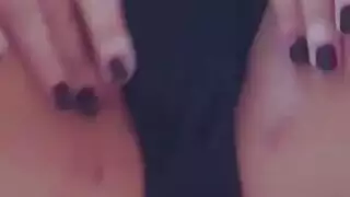 لص هواة يأخذ قضيبًا على الأريكة بعد القبض عليه