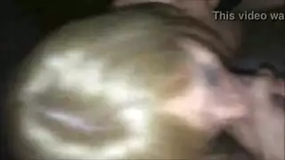 هاوية بزي الجني يتم مشاركتها: مصة ووضعية الفارسة في ثلاثي