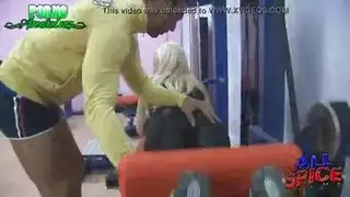 فيديو رجال ينيك مره يمنيه في مصر داخل شقه