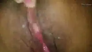 ثدي الفتاة الهندية الساخنة في مشهد كامل