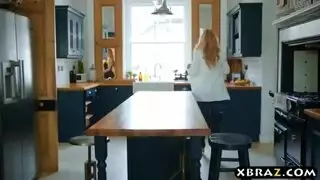 علاقة جنسية جماعية قاسية في الحمام مع جوردي والسيدات المثيرات