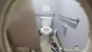 انسه في حمامات المدرسه