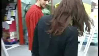 خادمة إسبانية تمارس معها الجنس بقوة بجانب الغسالة