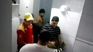 مبلل وشرس: مص ولحس كل شيء