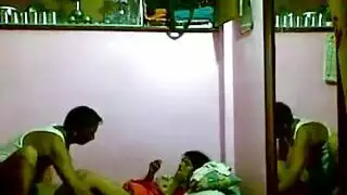 حفلة القضيب الصناعي كل الفتحات مُحشوة بقوة