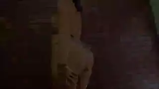 حلق كس عاري وخيال جنسي – استمناء إكس إكس إكس