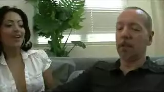 ليلة دخلة وفتح غشاء البكارة وخروج الدم