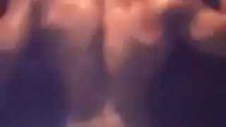 إباحية حيوانية محرمة: حوريات آسيويات وحصان