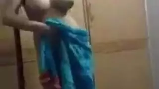 أثداء مبللة لمراهقة مصرية ذات أثداء كبيرة – حراك فردي صريح