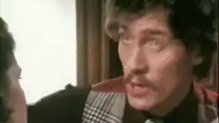 أفلام محرمة إباحية: الزوج الديوث يشاهد زوجته تأخذ قضيب الحصان