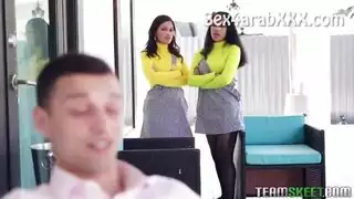 الأخ يضرب كلا الأختين في ثلاثي عائلي ساخن إباحي