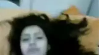 بداية قاسية لشابة عربية ضرب للحلق والمهبل
