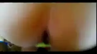 فرسة خجولة يناولها زبره من ورا