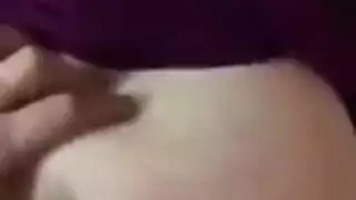 طالبة وقحة تفتح مؤخرتها لجارها من أجل جنس شرجي صريح