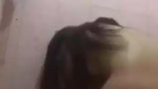 العاشق المصري ينزلق بقضيبه داخلها لركبة شهوانية