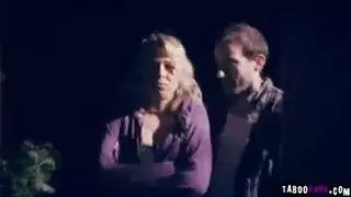 الأخوان الممحونين يشاركان في نيك فتاة شقراء في طيزها وكسها