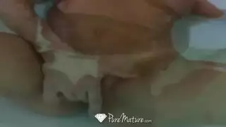 بورن بين الأعراق: نجم أسود يقدم نيكًا خشنًا