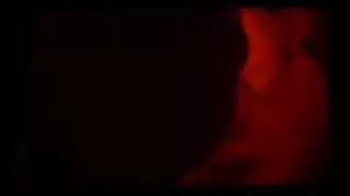 حفلة الضوء الأحمر: ثُلاثي مراهقين بجنس إباحي قوي