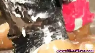 إباحية بقضيب كبير: شابة تأخذه كله