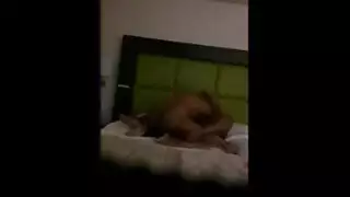 نكات أمي الممتلئة تتحول إلى أفعال إباحية صريحة