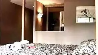 مُكشوف ومخجل، والآن يأخذ عدة أذرع