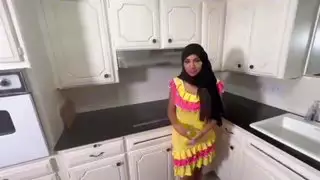 ينكها عشان متأخّرة علي الايجار