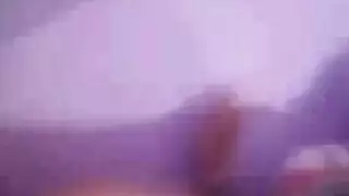 فتاة عربية شابة تأخذ عدة أعضاء في علاقة جماعية