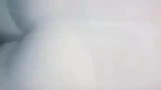 نايلون مشدود على فرجها الوردي المبلل