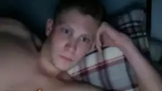 غرفة حفلة منقوعة بالبول تقدم خدمة من فحول مستقيمين ضخام