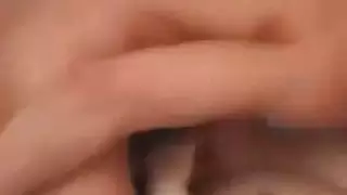 شهر عسل جنسي قوي: كسر حاجز عذريتها