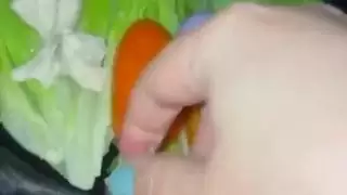 المرة الأولى للعاهرة الهواة الصغيرة في الجنس الصريح: نهاية كريمية مضمونة