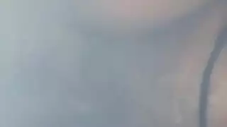 امرأة أكبر سناً مثارة تختيار شرج عنيف بدلاً من تدليك مريح