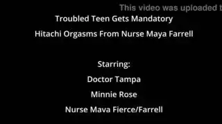 تدليك عصا هيتاشي يقود مهبل المراهقة إلى هزات جماع متعددة مع صراخ