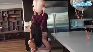 إباحية عيد الشكر: قضيب تركي يدمر فرج امرأة سمراء في فعل قوي