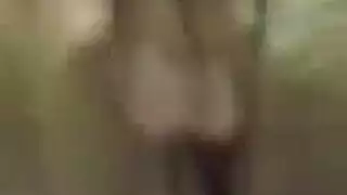 فتاتان مثارتان تنغمران في حمولات لزجة ساخنة