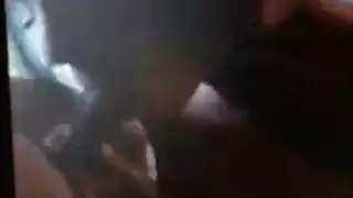 ادخل في علاقة جنسية جماعية مع صديقتي