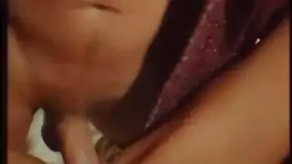 محجبه هايجه بتخون جوزها على الكام