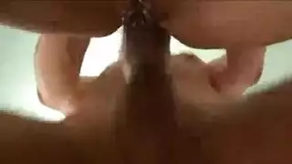 امرأة مثقوبة تأخذ عدة قذفات من مخنثين