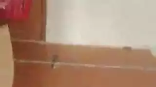 الأخوات غير الشقيقتان شارلوت كروس ودولس ستار يتقاسمن ممارسة جنسية صارمة مع الأخ