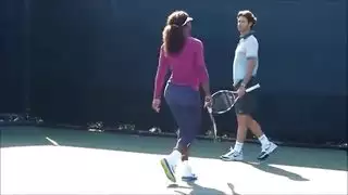 طيز وصدر ضخمان يتم تدميرهما في أوجي إكس إكس إكس