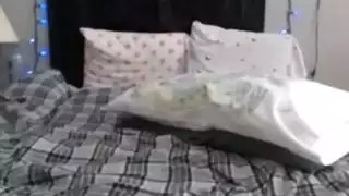 المراهقة أرييل أندرسون تُهيمن عليها في أول مشهد بورن لها