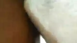 عاهرة مرتدية الجوارب تأخذ شرجًا قاسيًا وقذفًا داخليًا من رجل مسيطر