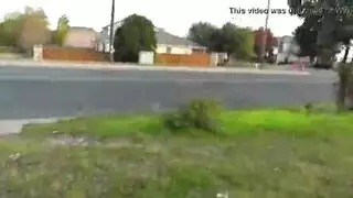 فتاة شقية ترتدي الجينز تجرب كل وضعية جنسية قوية للوصول للنشوة المثالية